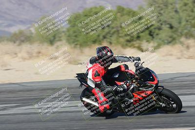 media/Dec-01-2025-Moto Forza (Mon) [[2daa91e15f]]/2-Intermediate Group/Session 4 Turn 9/